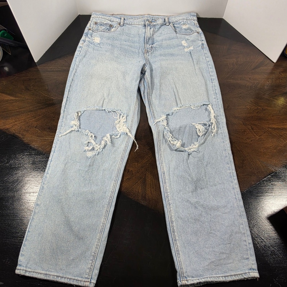 American Eagle Women Distressed Knee Super High Rise Ankle Straight Jean Size 14